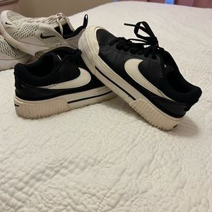 Black Nike shoes bought for 100 worn twice wanting 55 OBO